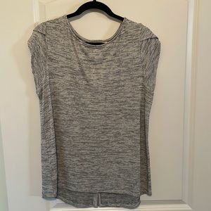 Market & Spruce top with adorable detailing with faux button back. Size large